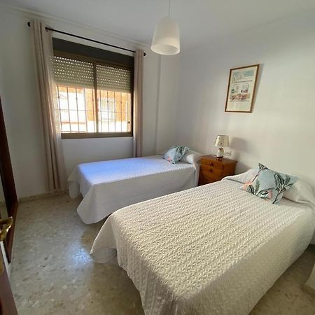 Apartamento Familiar En Barrio Reina Victoria 우엘바 외부 사진