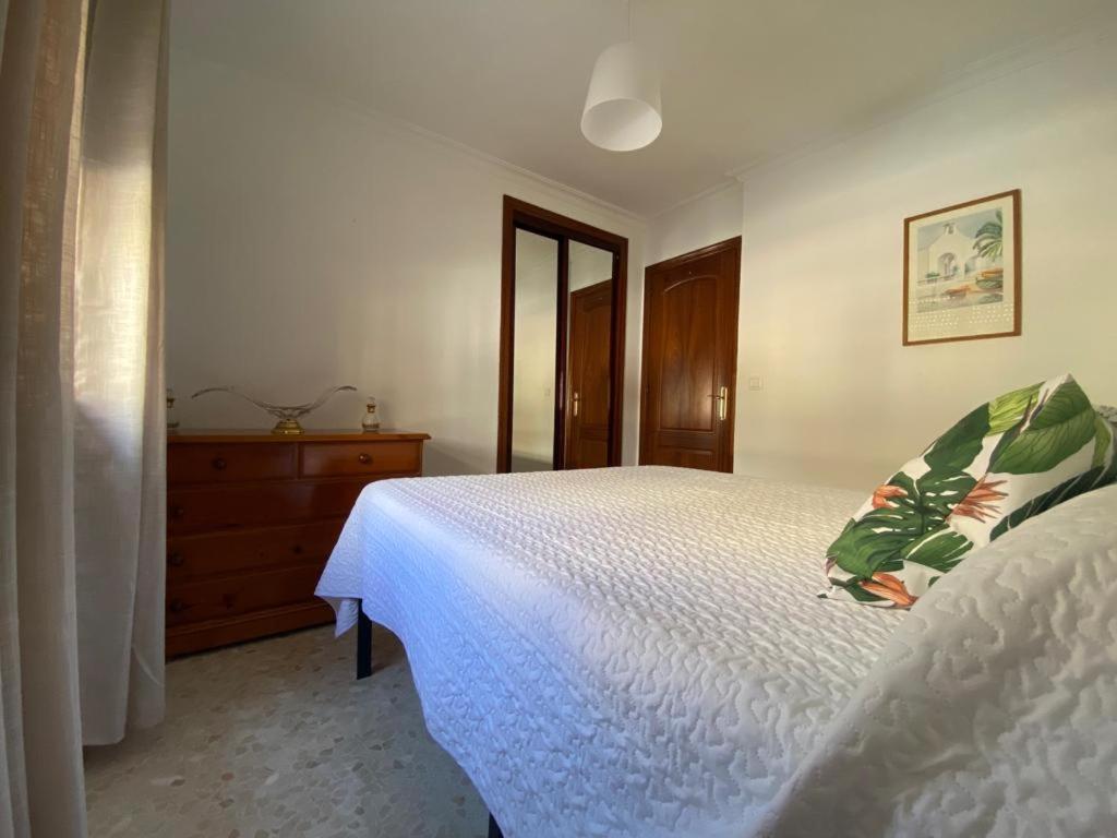 Apartamento Familiar En Barrio Reina Victoria 우엘바 외부 사진