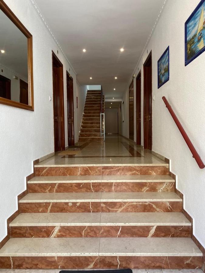 Apartamento Familiar En Barrio Reina Victoria 우엘바 외부 사진